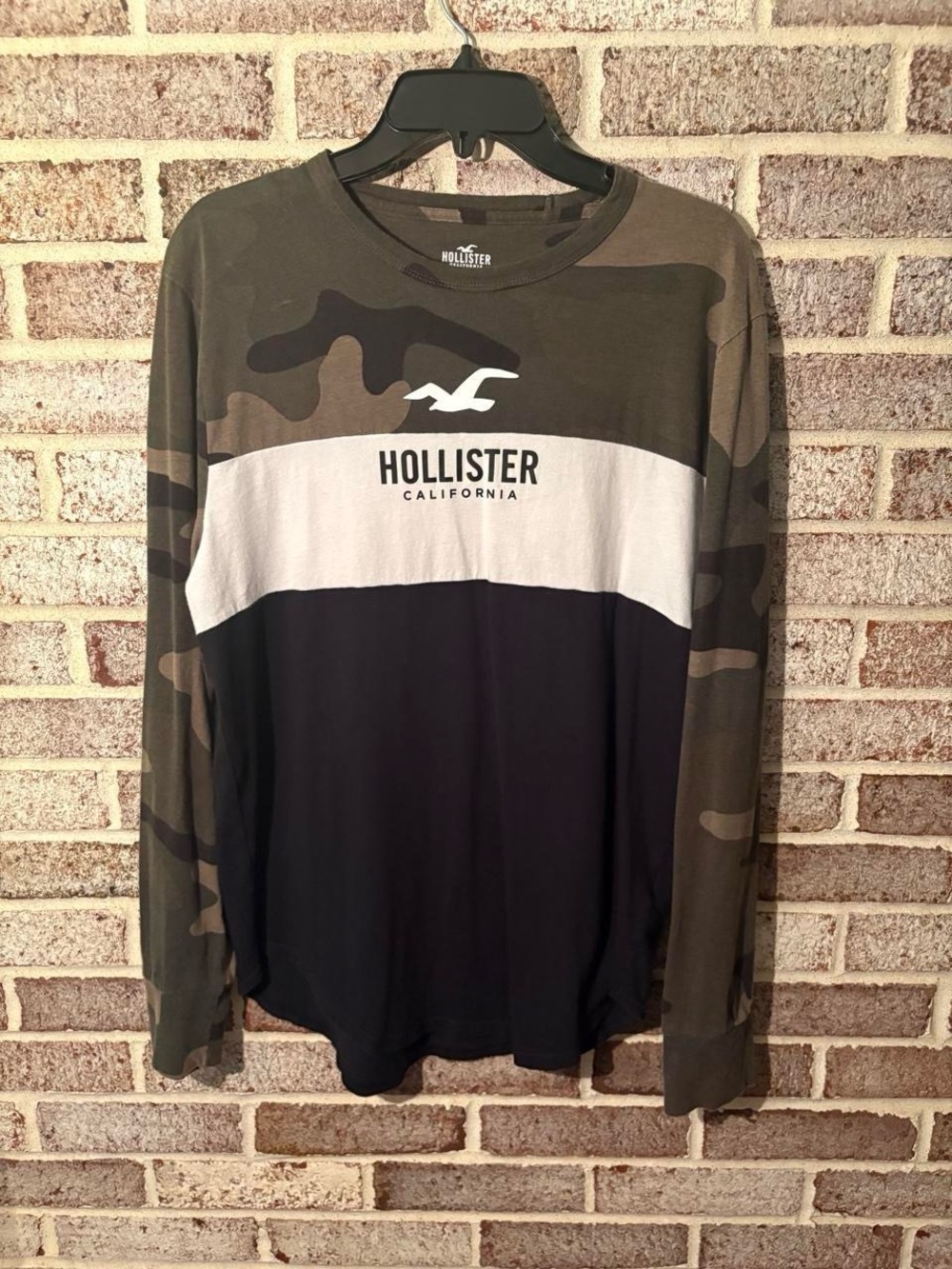 Hollister Men's Long Sleeve Camo & Black Colorblock Tee